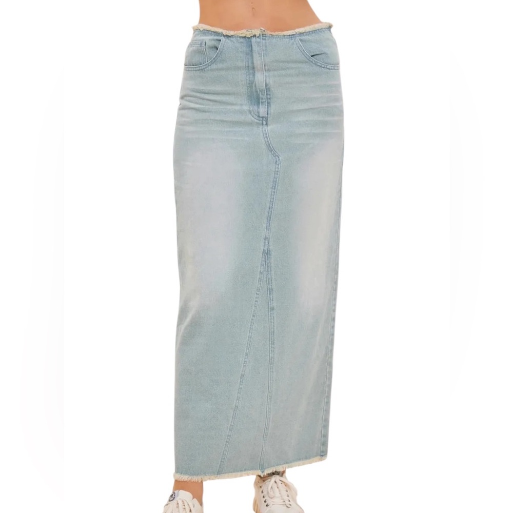 36 **NWT** BOUTIQUE Raw Hem Denim Maxi Skirt